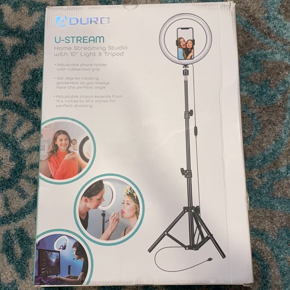 NIB U-Stream home streaming studio with 10” light and tripod. - Picture 7 of 8